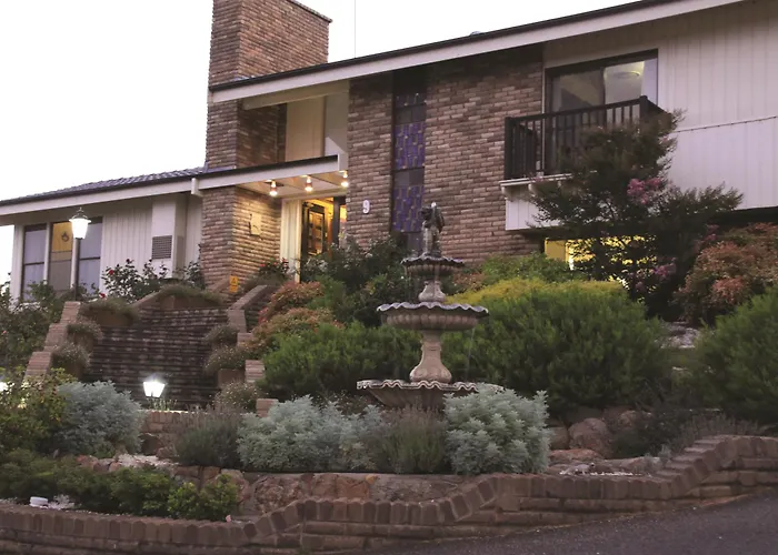 Bathurst Heights Bed & Breakfast